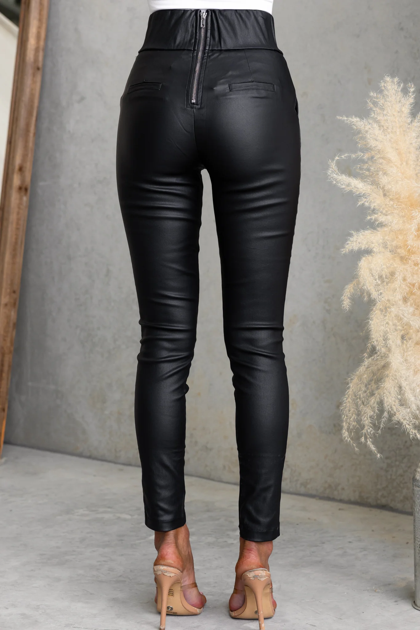 Alexa Pant - Image 8