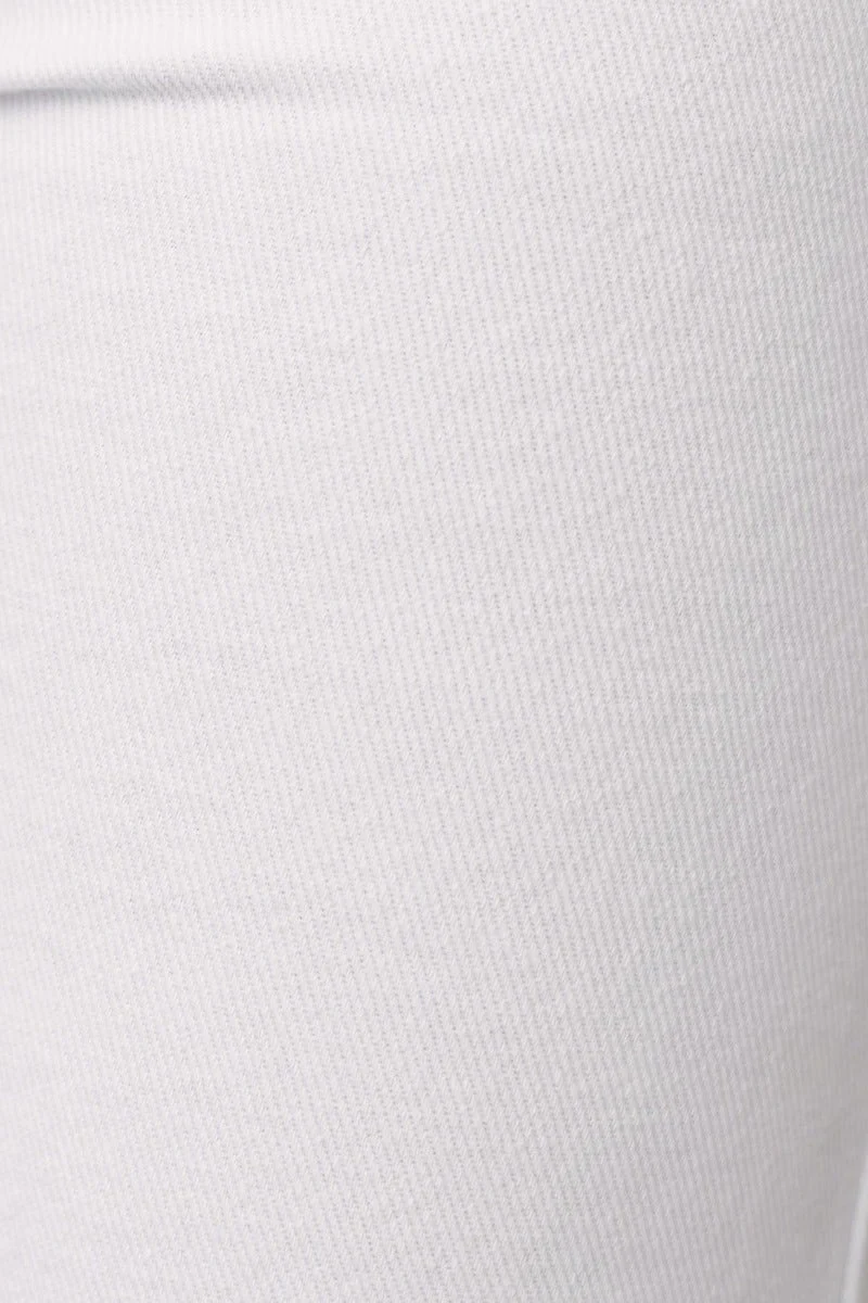 Avril Jeans - Image 7