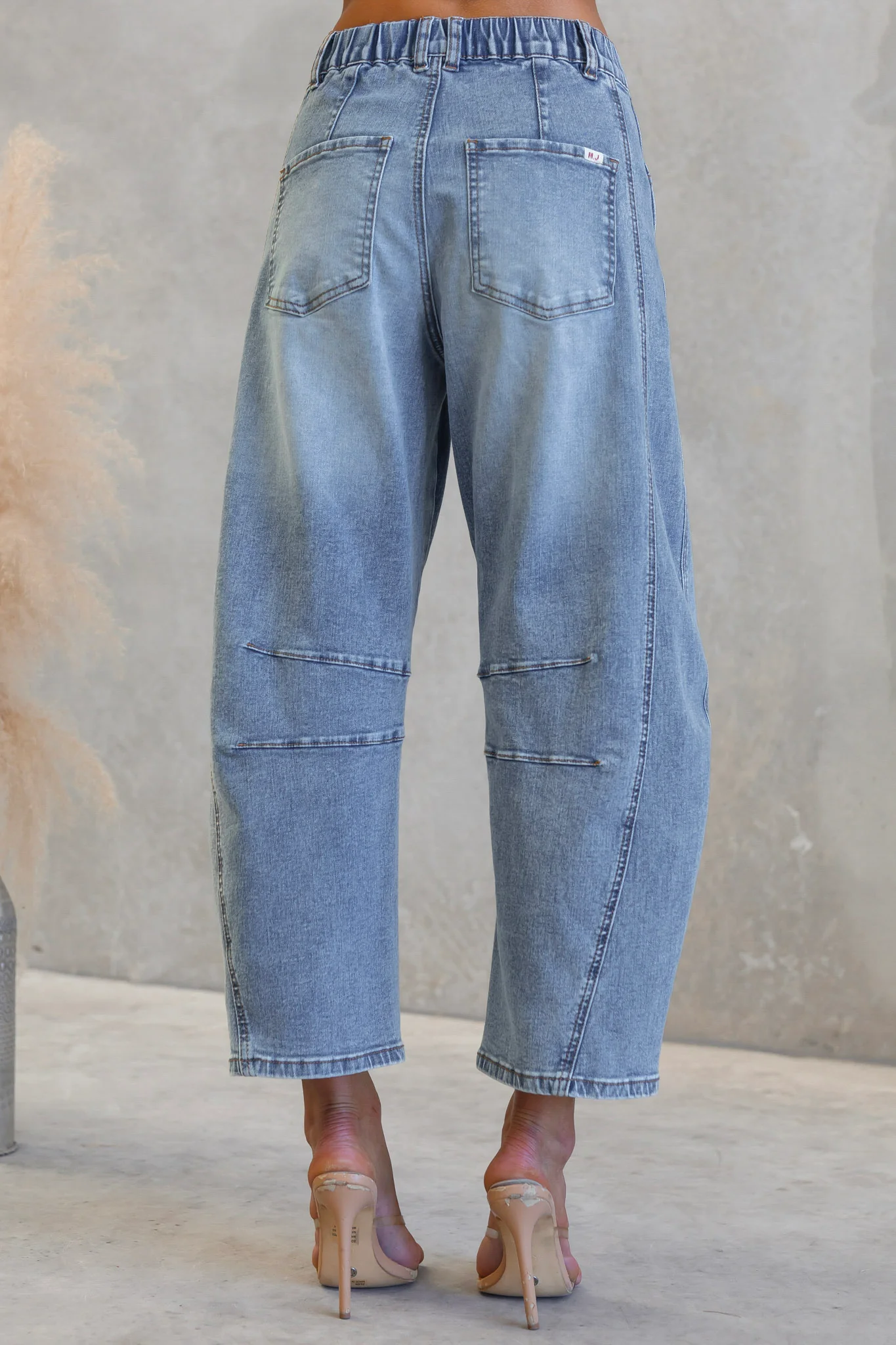 Camellia Jeans - Image 11