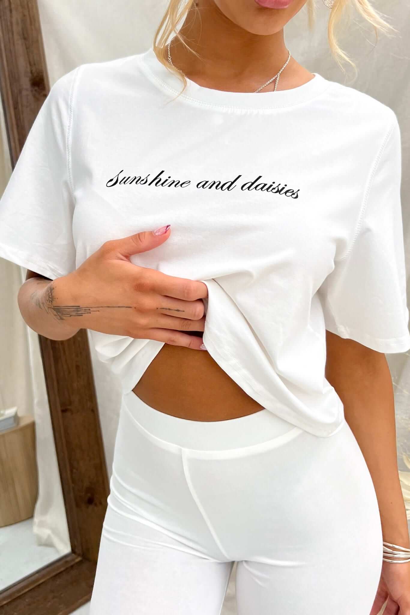 Daisy Tee