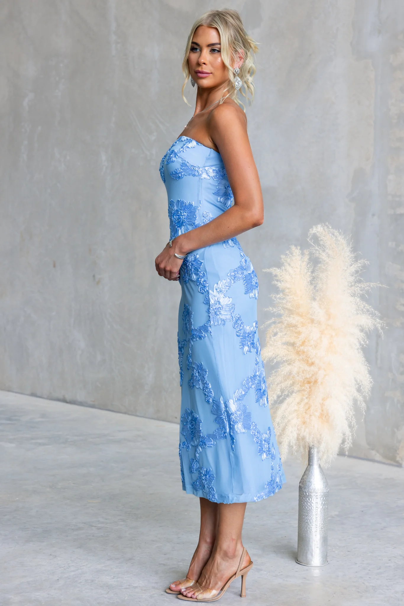Divine Detail Midi Dress - Image 4