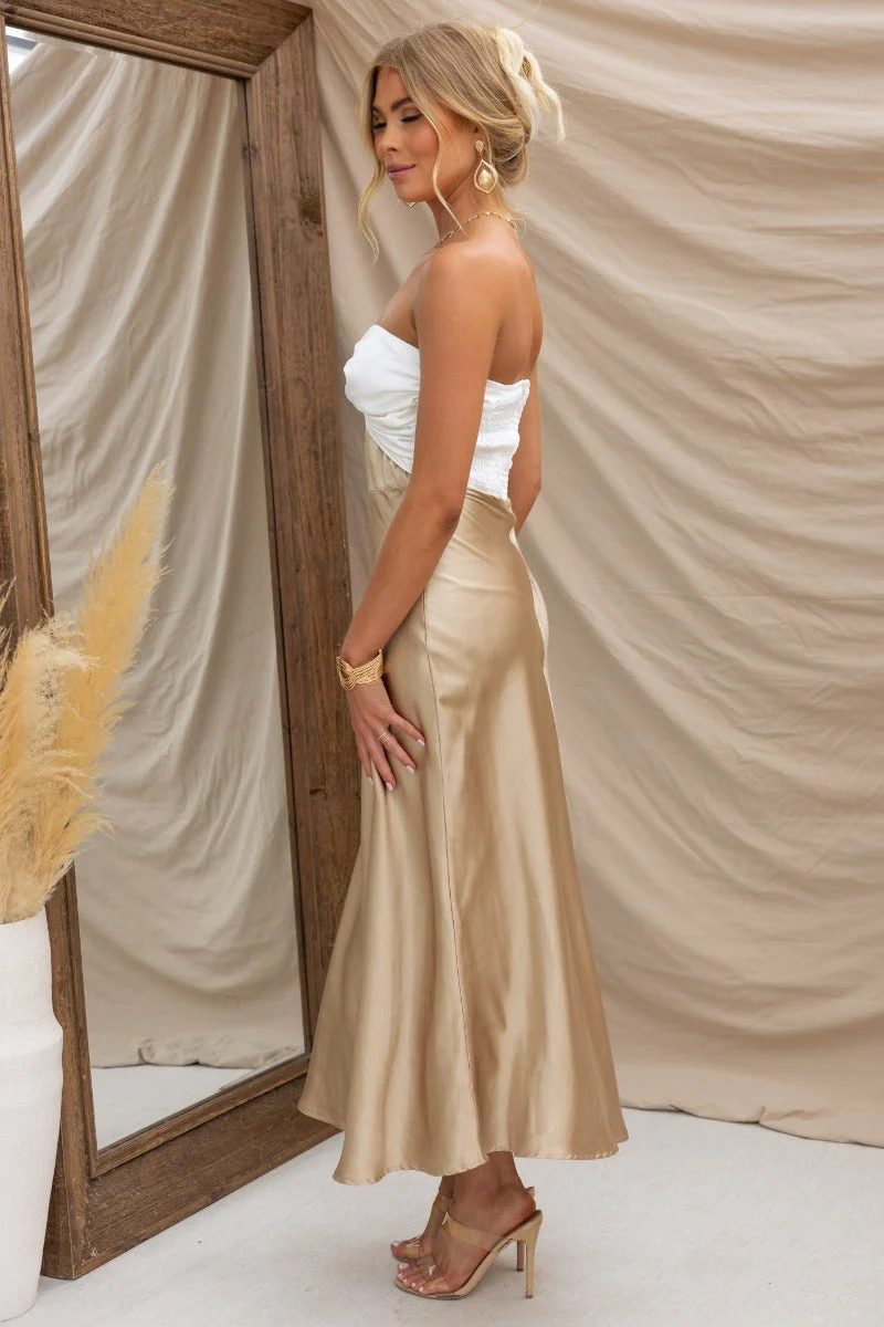 Feia Maxi Dress - Image 5