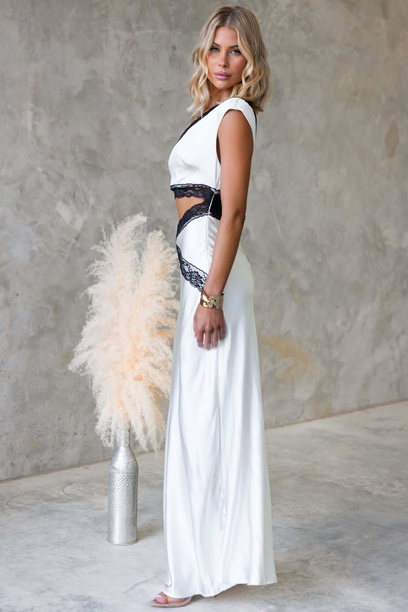 Fiora Maxi Dress - Image 4