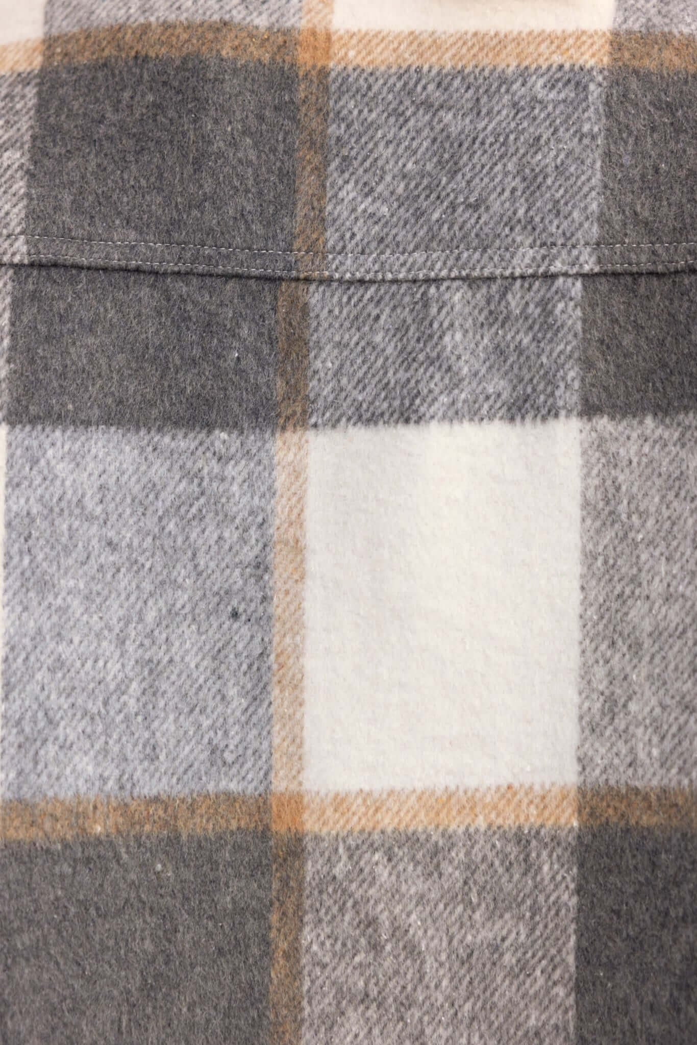 Nikea Shacket - Image 6