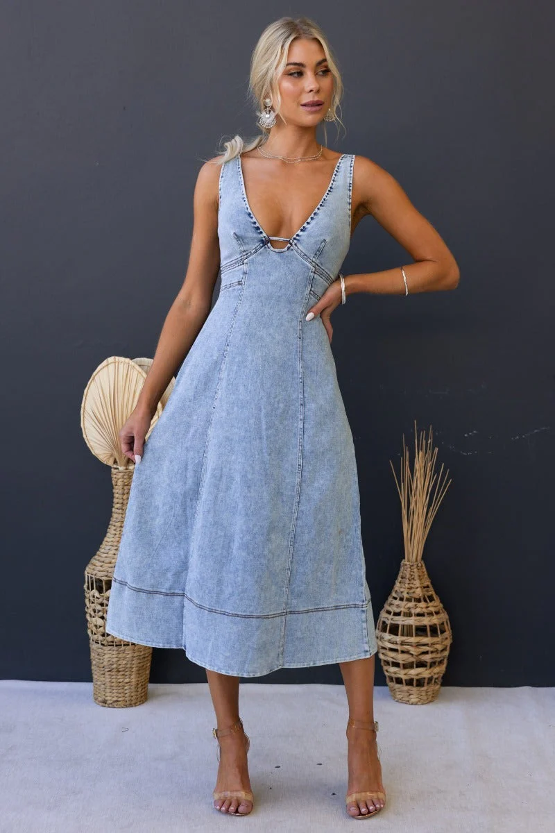 Qlarie Denim Midi Dress - Image 3