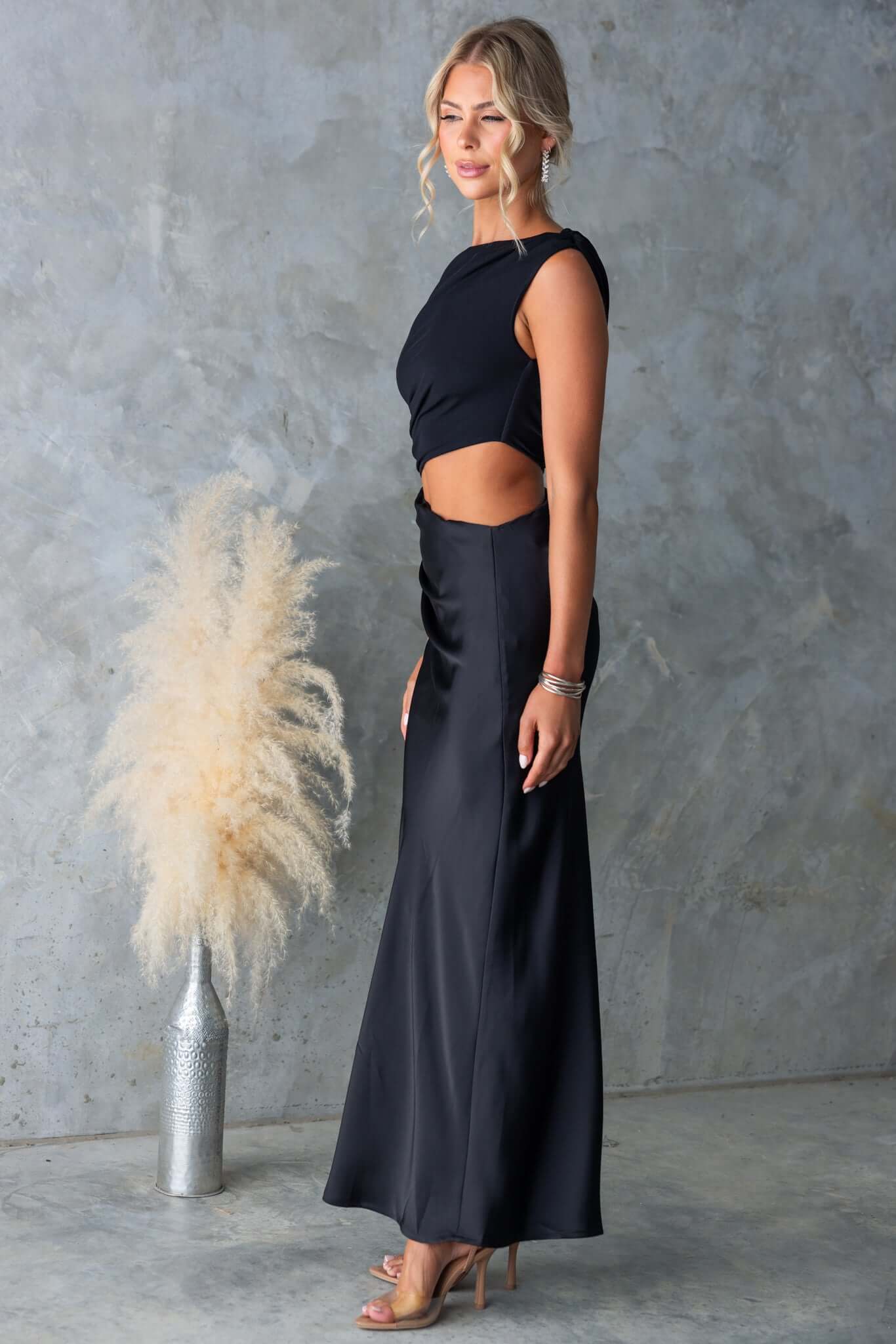 Queta Maxi Dress - Image 5