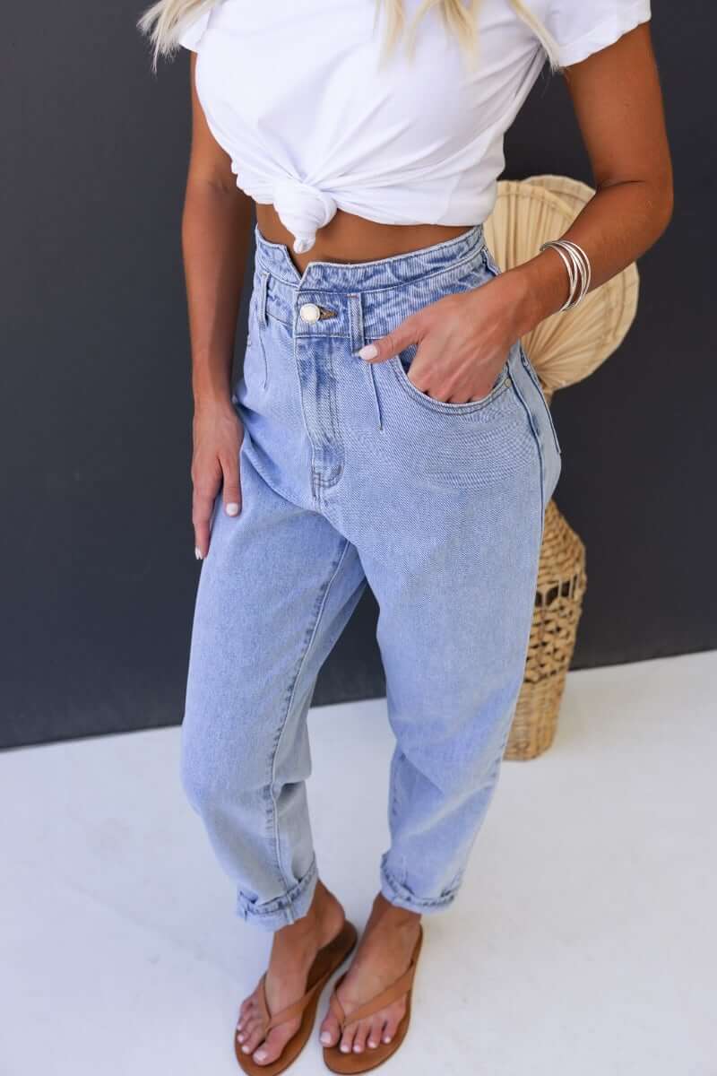 Shaylan Mom Jeans - Image 3