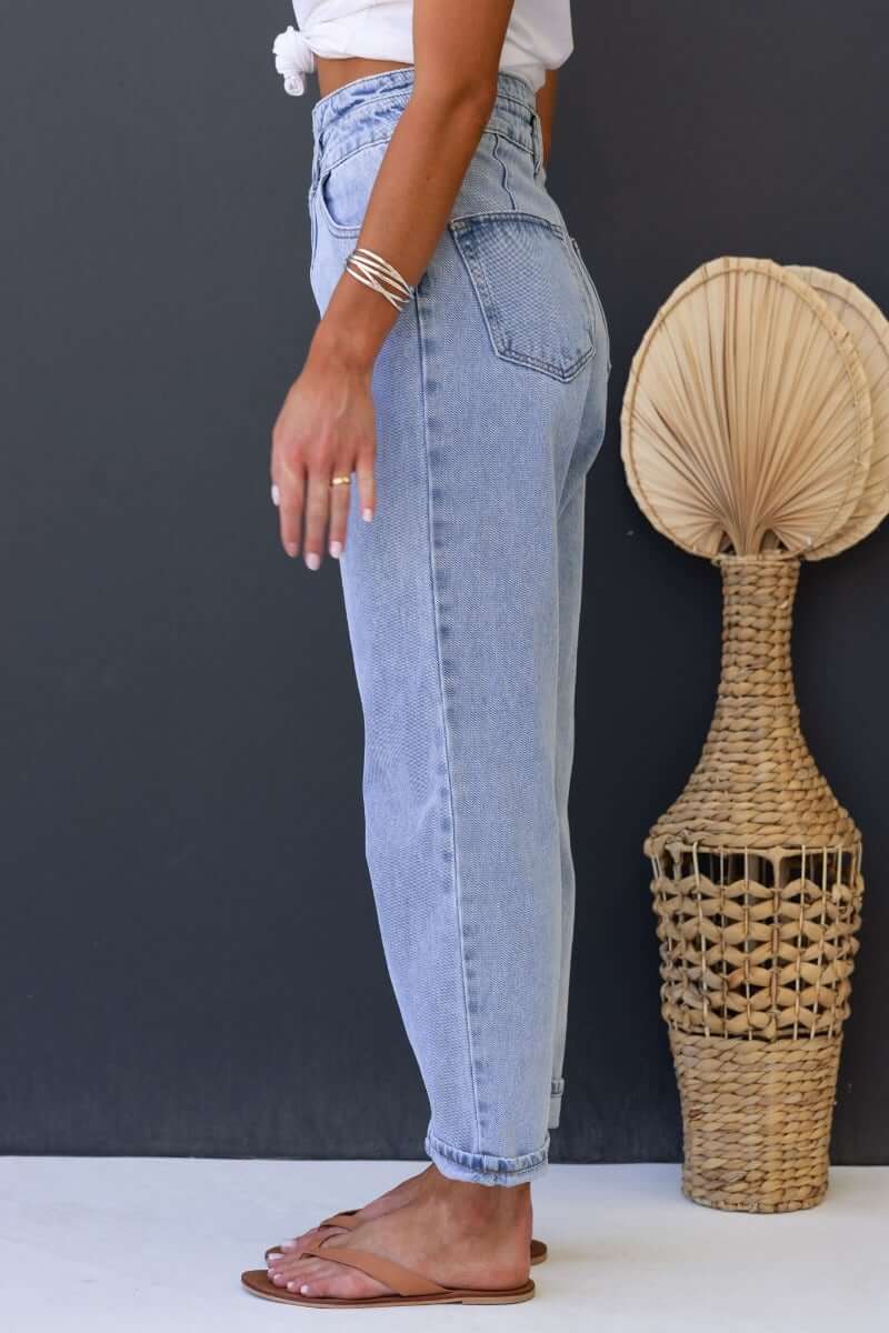 Shaylan Mom Jeans - Image 5