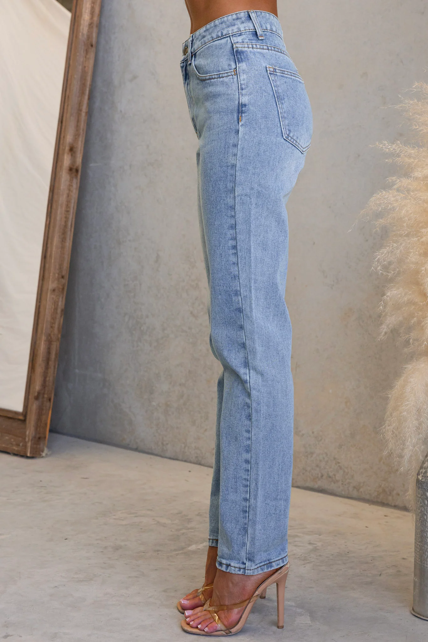 Whisper Jeans - Image 5